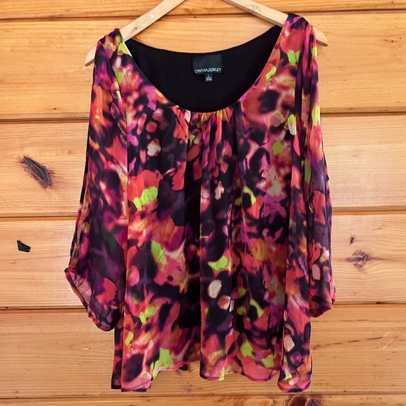 Cynthia Rowley Tops - Cynthia Rowley Cold Shoulder Top Size Large